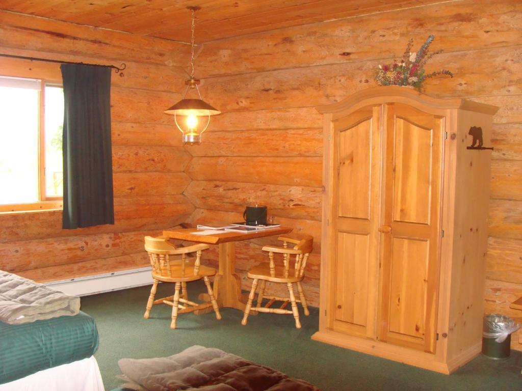 Bear Track Inn Gustavus Zimmer foto